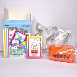 Miniso Peanuts Party Time Blind Box - Snoopy “One Man Show” Figure